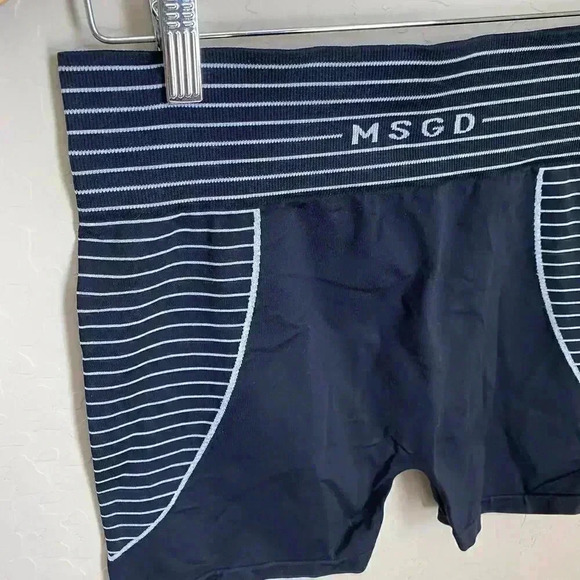 Missguided Seamless MSGD Booty Gym Shorts Bundle (2) Size Medium - Picture 3 of 14